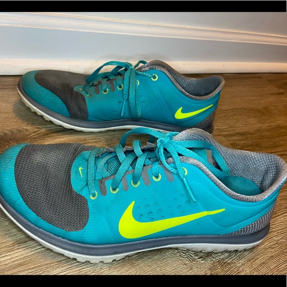 Nike Running Shoes - Picture 4 of 6